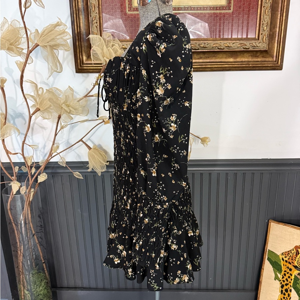 We’re All Pretty Girls Floral Smocked Sweetheart Neck Puff Sleeve Dress Sz S💚🍄 - Picture 4 of 11